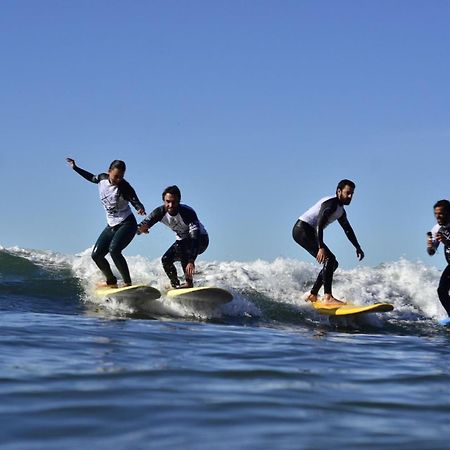 Turismo Do Seculo Hotel Estoril Exterior foto Surfers at the 2011 World Surf League