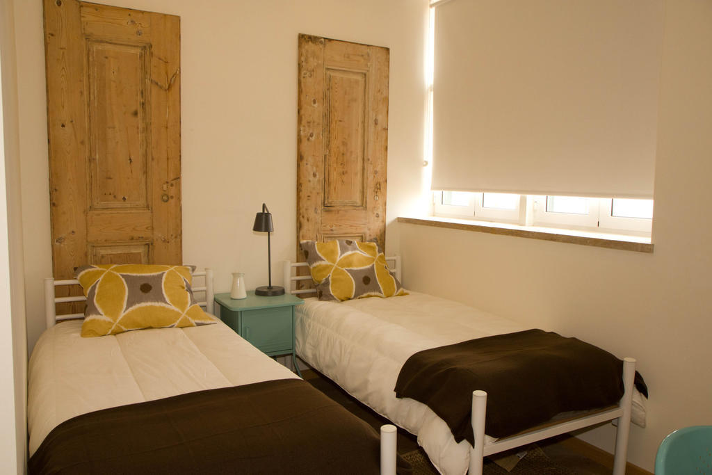 Turismo Do Seculo Hotel Estoril Quarto foto A bedroom with two single beds