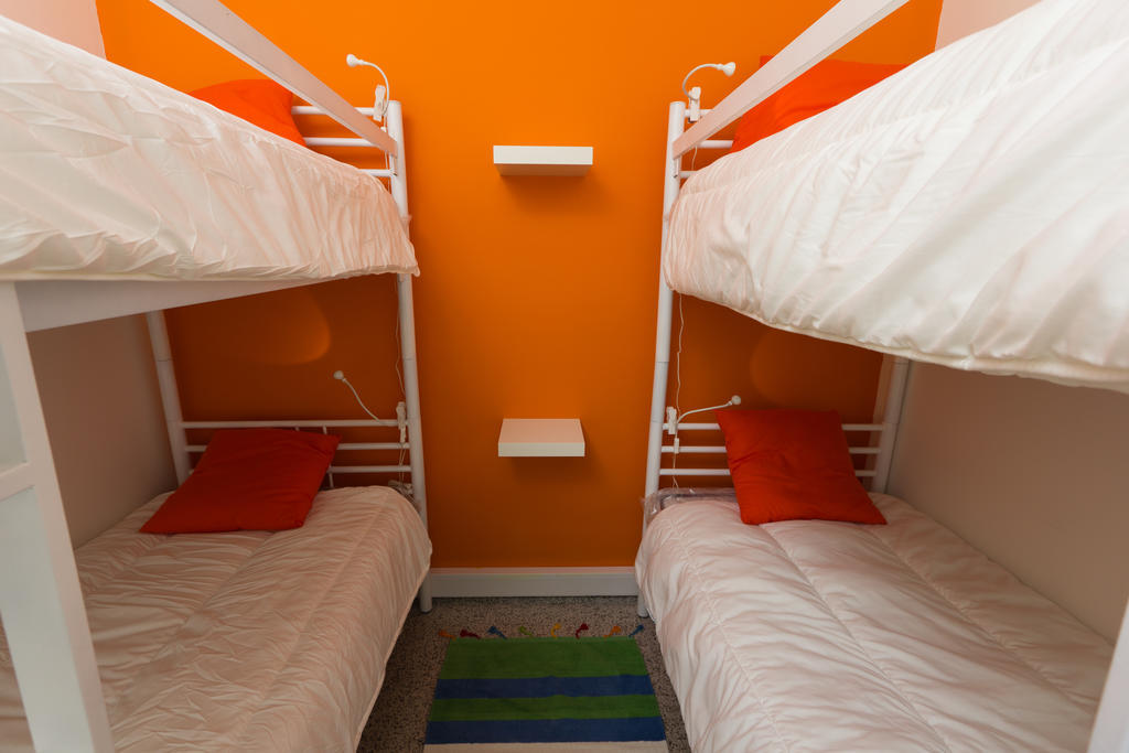 Turismo Do Seculo Hotel Estoril Quarto foto A typical room at the hostel